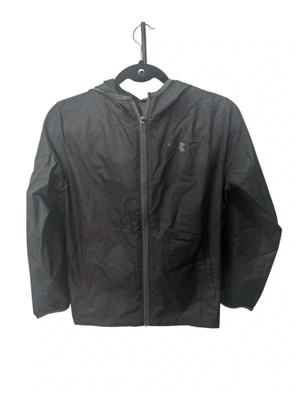 Under Armour youth windbreaker jacket featuring a full-zip closure and hood sz M
